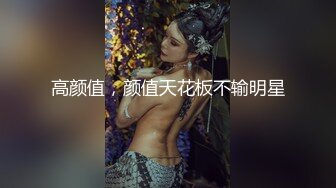 用华丽尖尖的指甲责备龟头