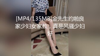 超大尺度賓館實拍 攝影師受不了誘惑直接強推妹子，自己干爽了再拍 性經驗不少逼逼都發黑了[789P/990MB]