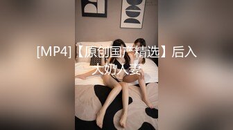 我骚起来我自己都怕”清纯反差女大学生『Loligirl』小巧身材被大鸡巴爆操，外表纯洁可爱 床上骚出水