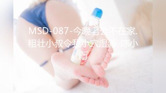 吊钟巨乳模特约个小寸头到家里，深喉怼嘴，n口交露脸卖力口后入操逼大奶乱颤