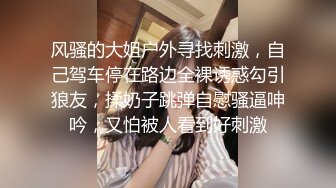 KTV唱歌选了个长发及腰的美女小姐姐,加点钱在包厢就把她拿下