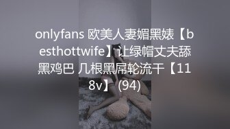 露脸少妇，口交啪啪，强按着深喉，有点想吐了